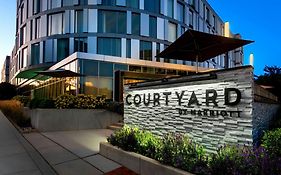 Courtyard By Marriott Philadelphia South At The Navy Yard